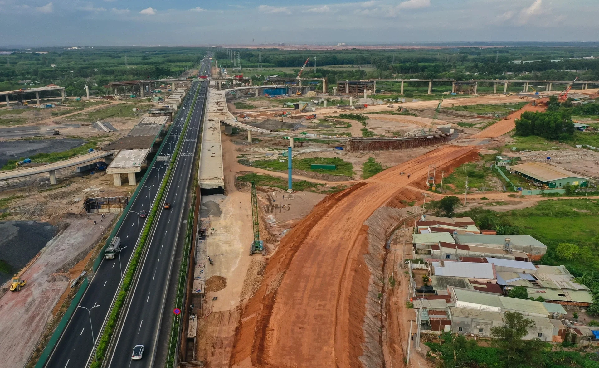 Yêu cầu tăng tốc thi công cao tốc Biên Hòa – Vũng Tàu: Nhiều nhà thầu bị nhắc nhở vì chậm tiến độ