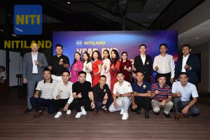 Tập thể nhân viên công ty NitiLand rạng rỡ gắn kết tại sự kiện Year End Party năm 2025