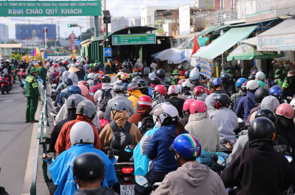 cầu cát lái hiện trạng phà cát lái đông đúc phương tiện