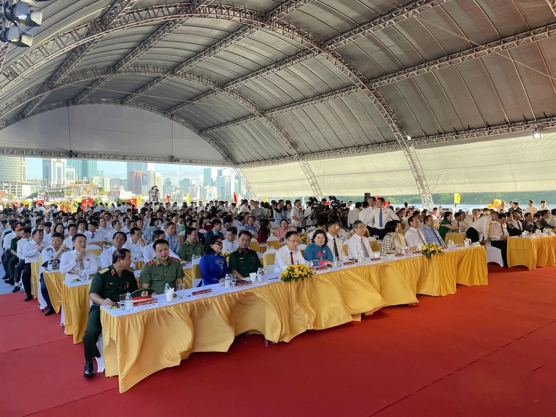 Lãnh đạo tham dự lễ TP.HCM khởi công 8 dự án trọng điểm
