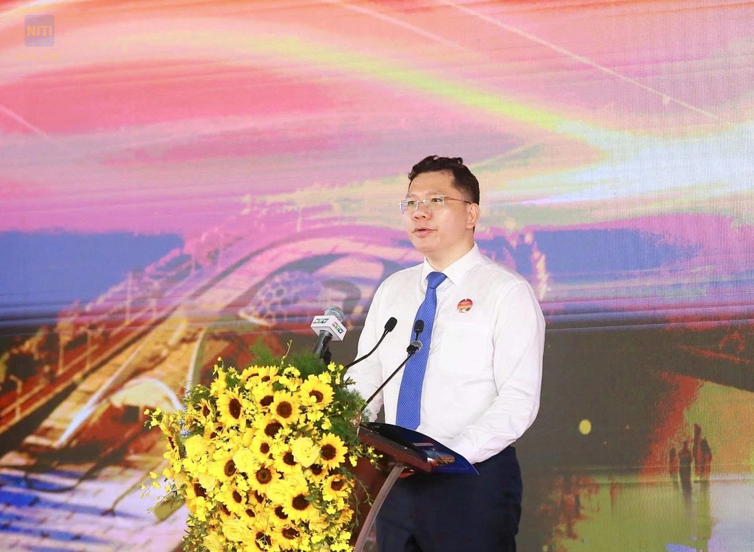 Phó Chủ tịch UBND TP.HCM phát biểu tại lễ khởi công